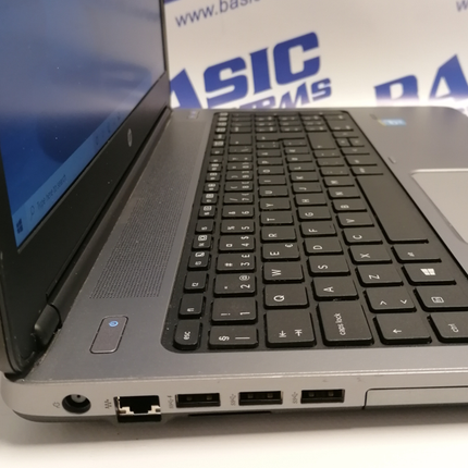 Лаптоп втора употреба HP ProBook 650 G1 - CPU i5-4300М, 4GB RAM, 128GB SSD, HD Graphics 4600. Поглед отляво в близък план при отворен дисплей.